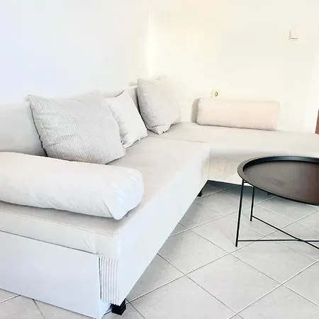 Seaview,parking & Garden 1br Sozopol-beach * سوزوبول